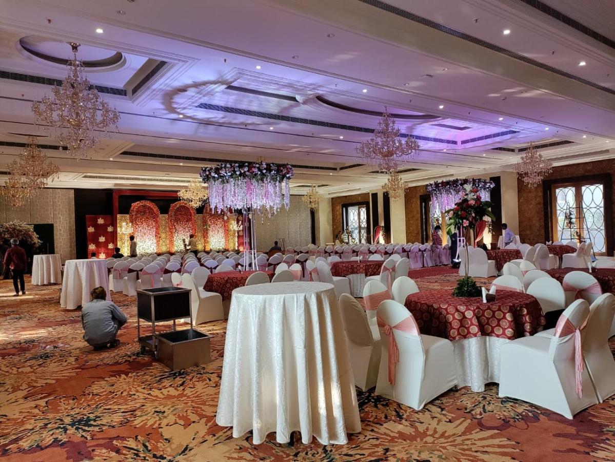 Damson Plum Hotel Lucknow Buitenkant foto