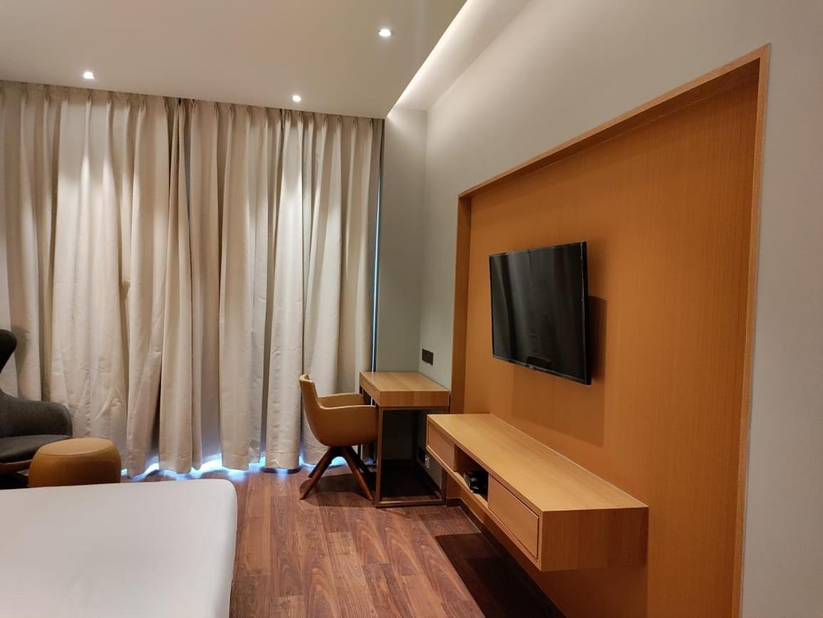 Damson Plum Hotel Lucknow Buitenkant foto